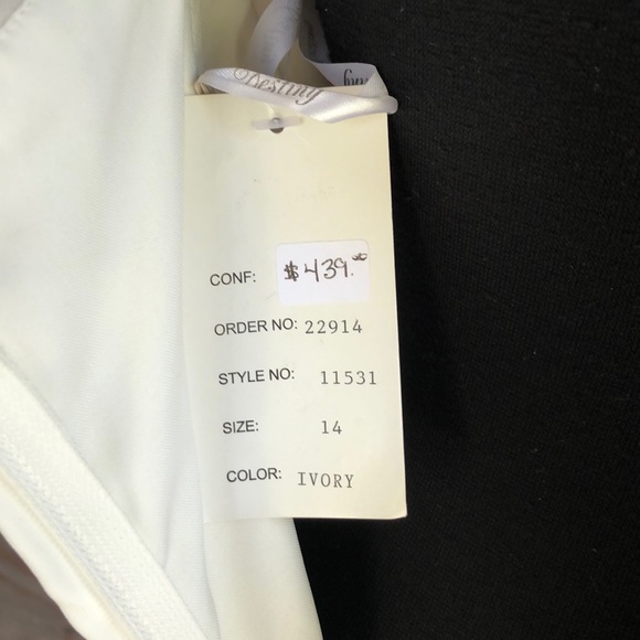 🆕 Destiny gown style #11531 - Picture 8 of 8